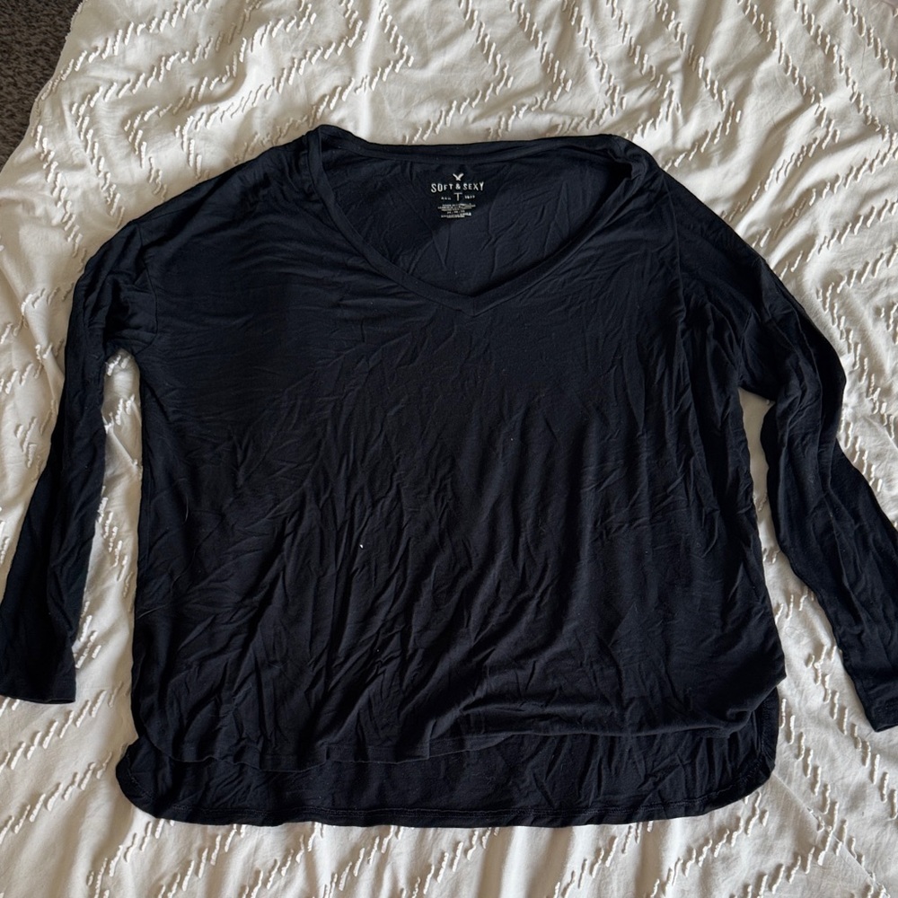 American Eagle Outfitters Black V-Neck Long Sleeve Tee